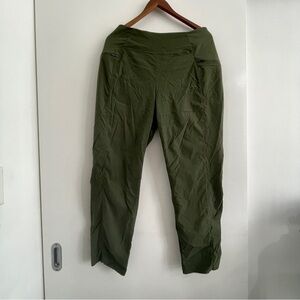 Mountain Hardwear Dynama High Rise Ankle Pant